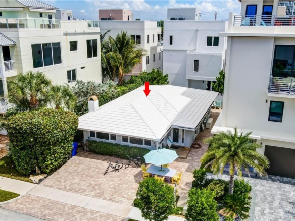 309 Oak St, Hollywood FL 33019 — #A10944641