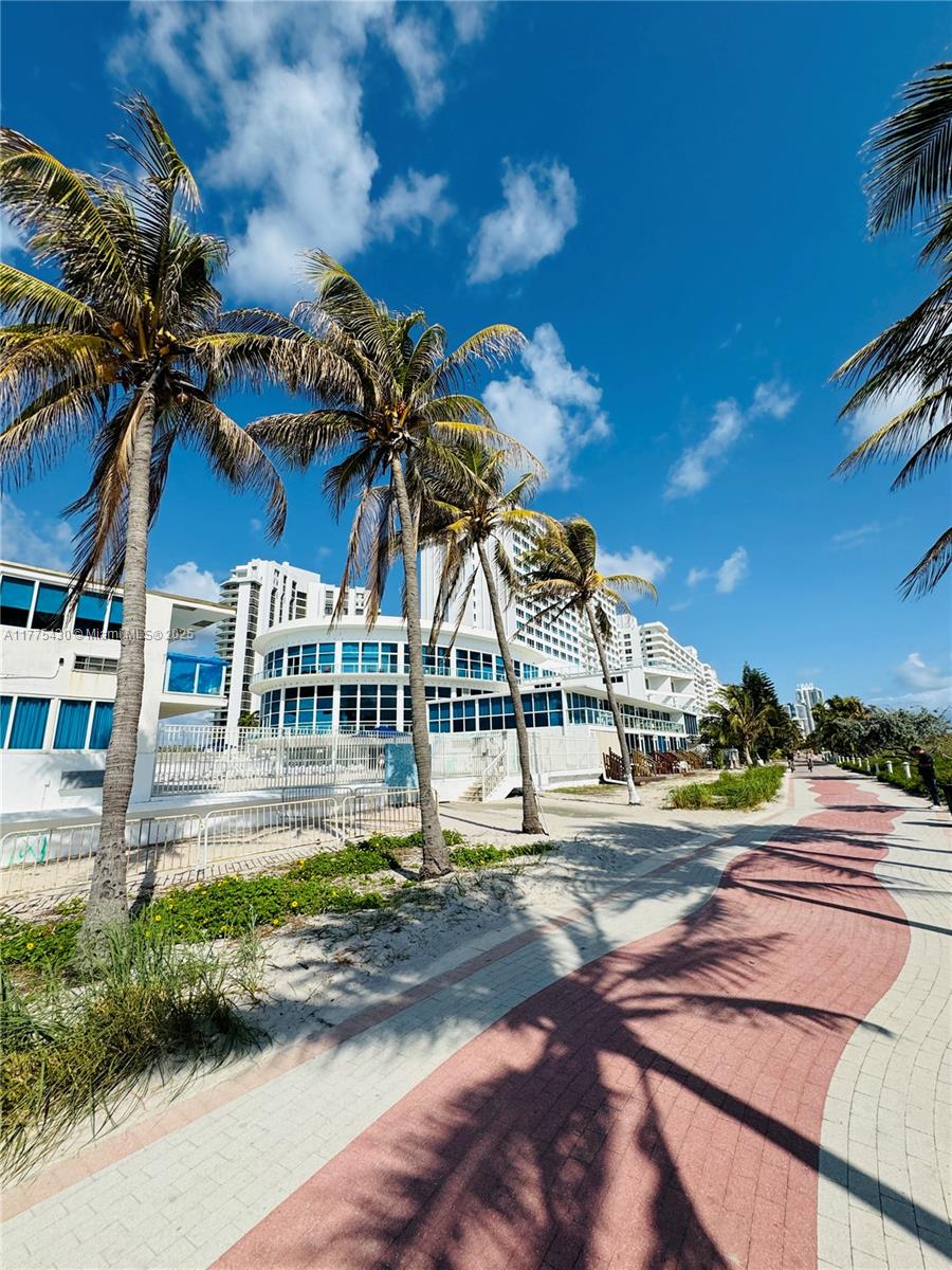 6dd28e9b-112 5445 Collins Ave # 1520, Miami Beach FL 33140 — #A11775430