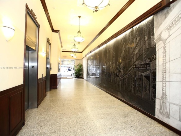 28 W FLAGLER ST, Miami FL 33130 — #A2209779