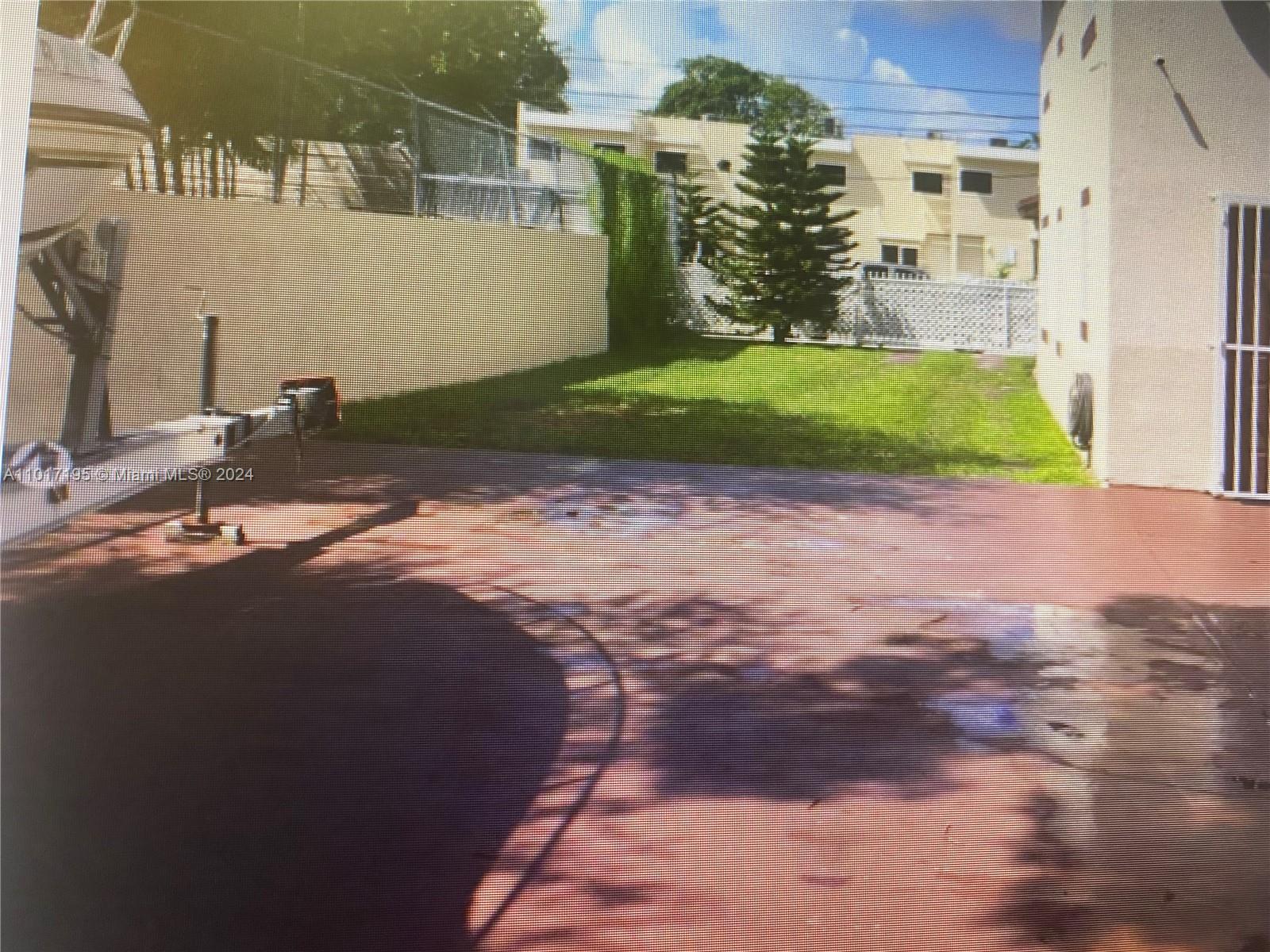 6dd28e9b-300 160 NW 27th St, Miami FL 33127 — #A11017195
