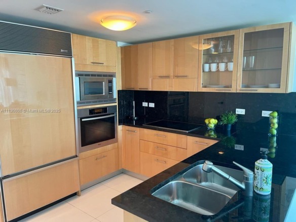 6801 Collins Ave # C1115, Miami Beach FL 33141 — #A11130808