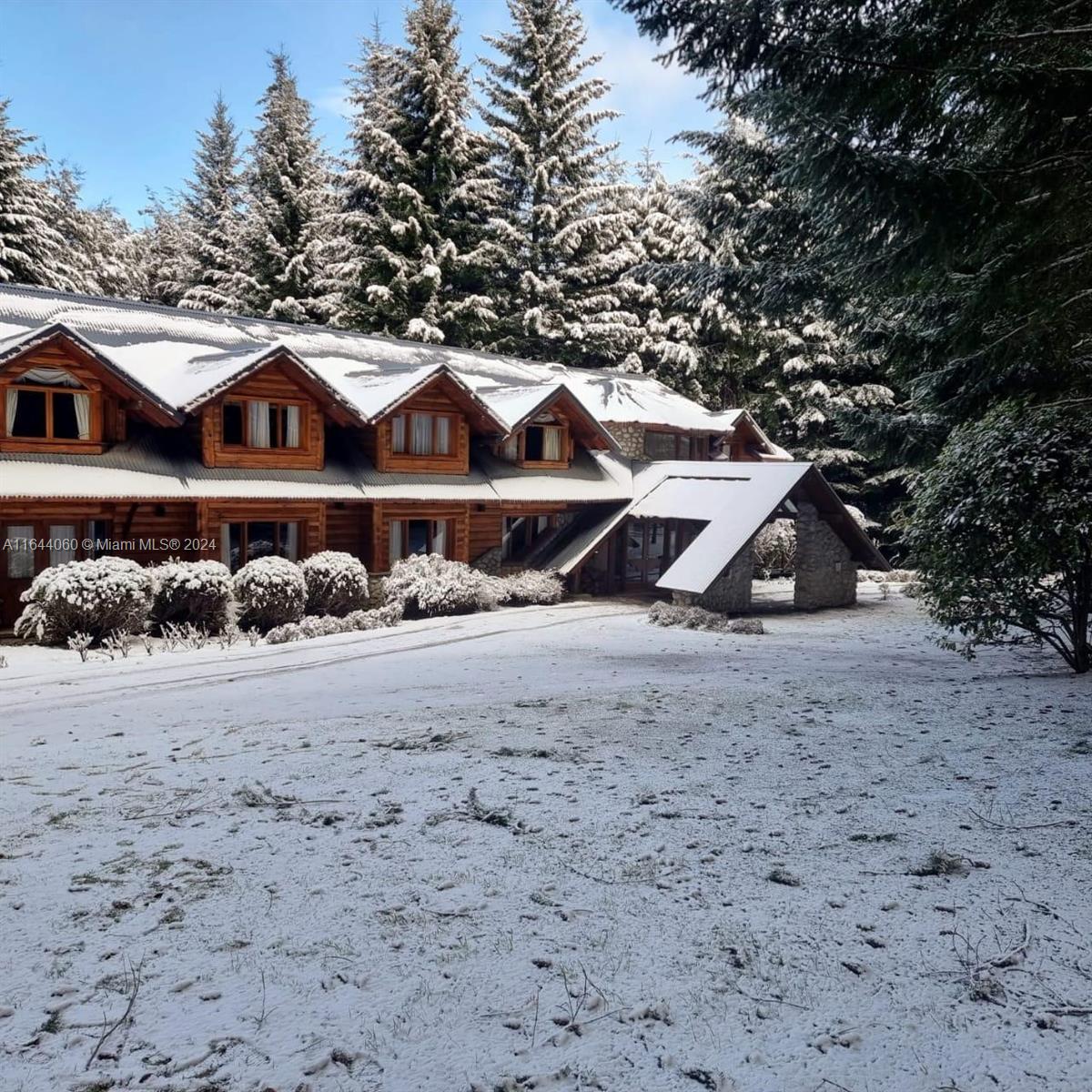 ARGENTINA Puerto Manzano Villa La Angostura — #A11644060