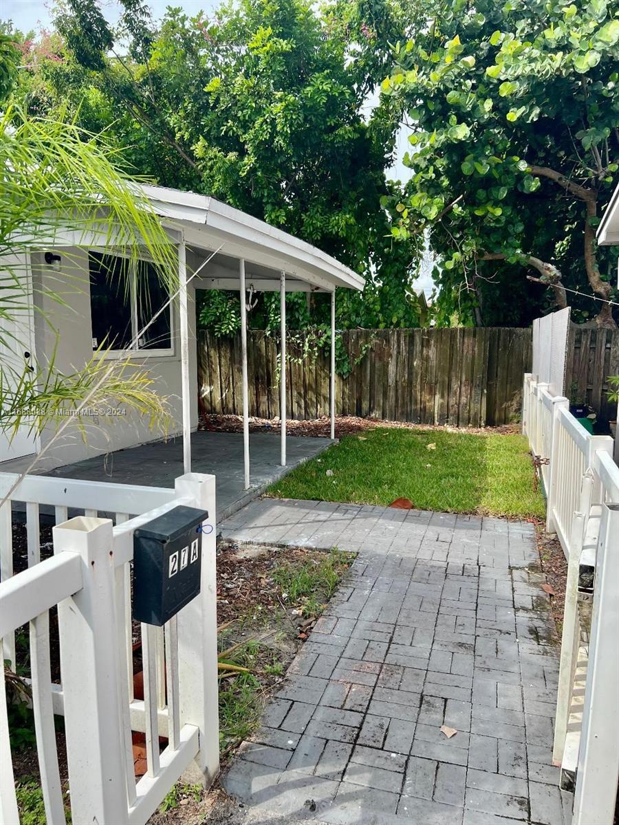 83dcefb7-118 2419 Lincoln St # 23B, Hollywood FL 33020 — #A11688088