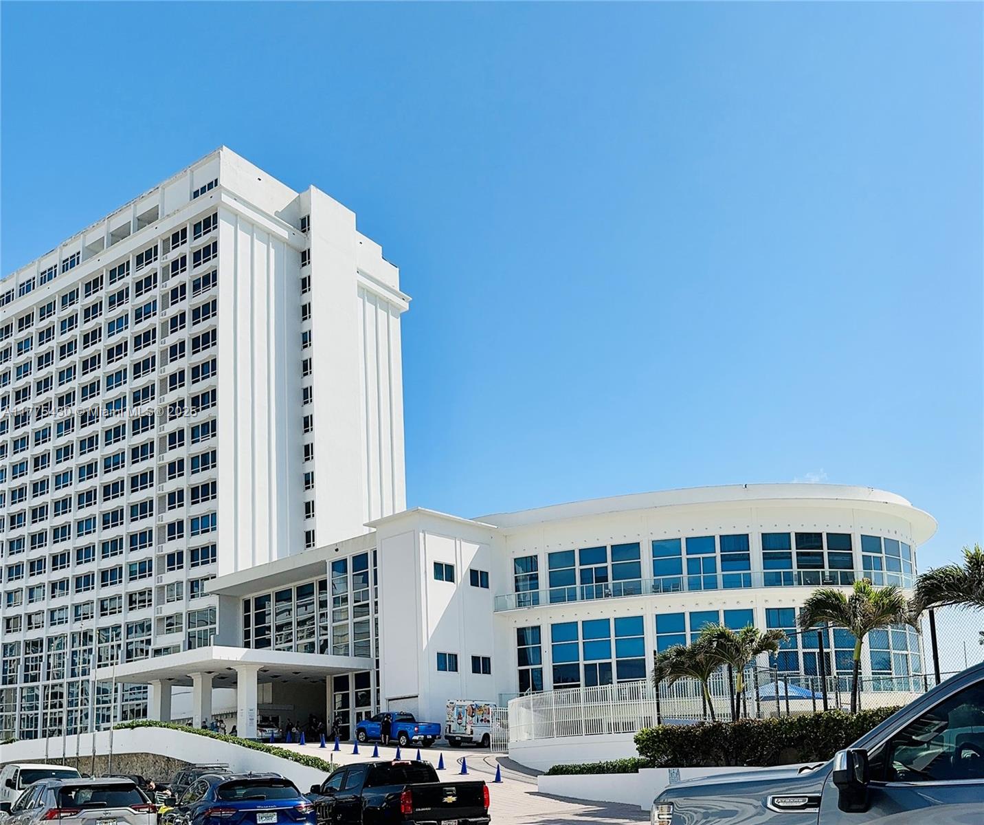 83dcefb7-146 5445 Collins Ave # 1520, Miami Beach FL 33140 — #A11775430