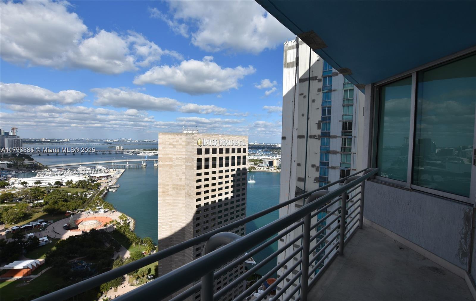 83dcefb7-228 325 S Biscayne Blvd # 3822, Miami FL 33131 — #A11793835