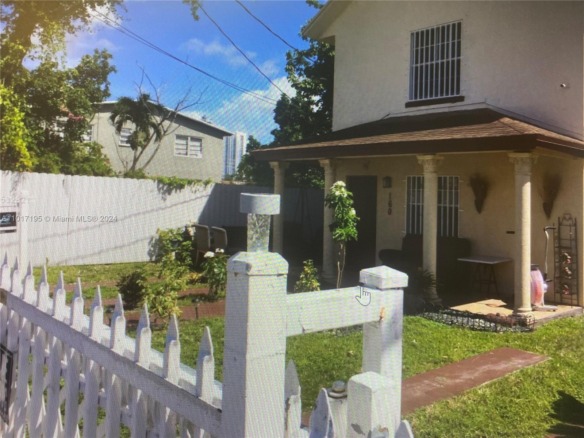 160 NW 27th St, Miami FL 33127 — #A11017195