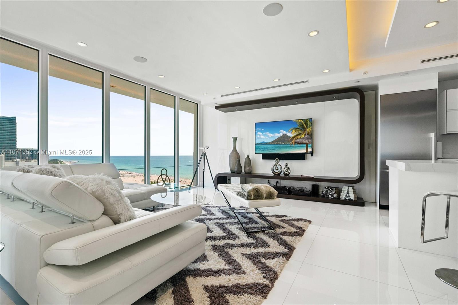 83dcefb7-370 100 Lincoln Rd, Miami Beach FL 33139 — #A11071952