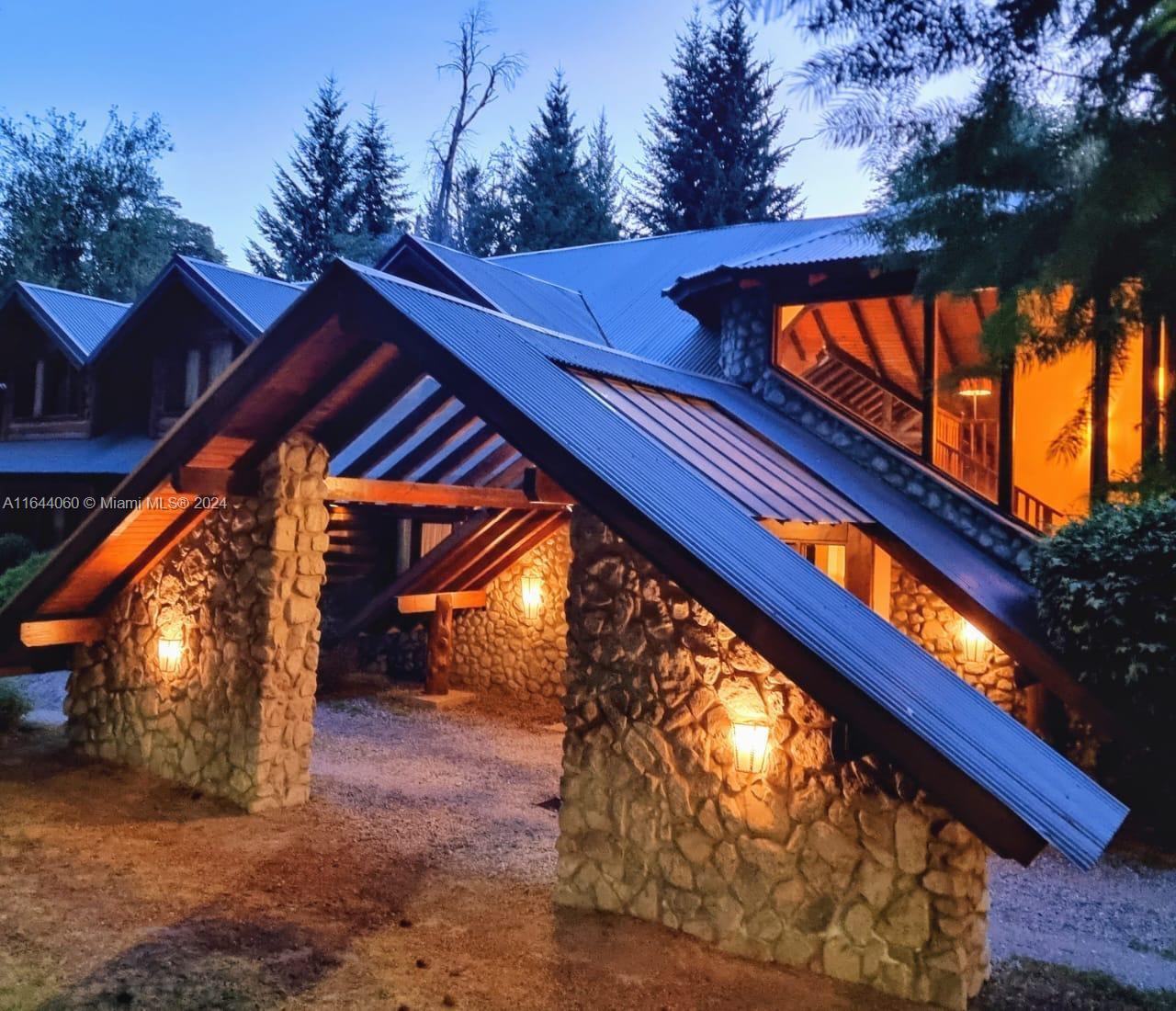 ARGENTINA Puerto Manzano Villa La Angostura — #A11644060
