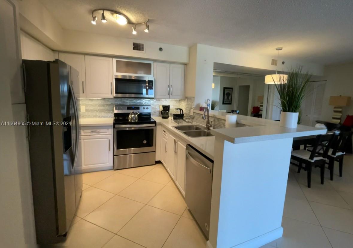 83dcefb7-45 19601 E Country Club Dr # 7501, Aventura FL 33180 — #A11664865