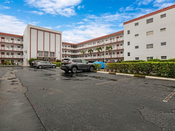 4000 NW 44th Ave # 205, Lauderdale Lakes FL 33319 — #A11722756