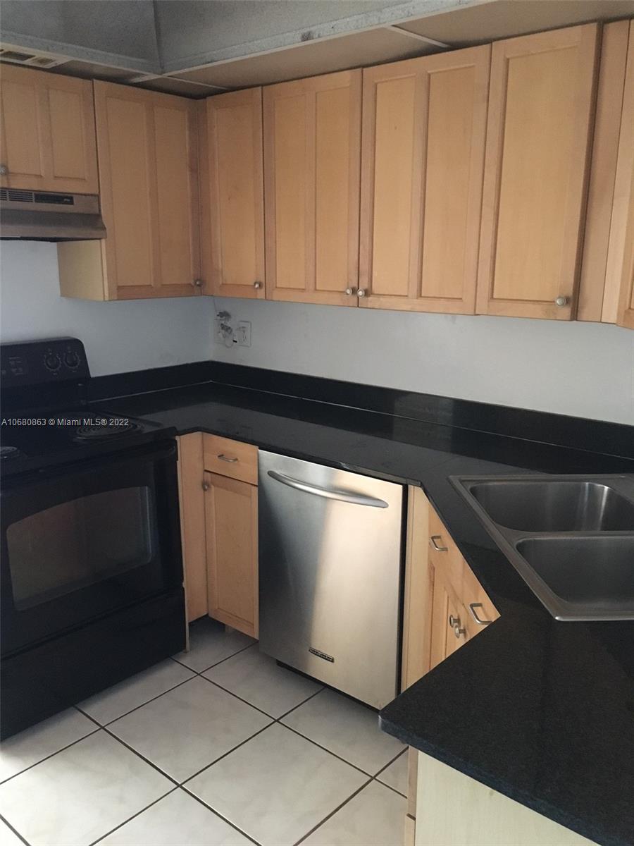 84b12bae-221 3301 Spanish Moss Ter # 906, Lauderhill FL 33319 — #A10680863