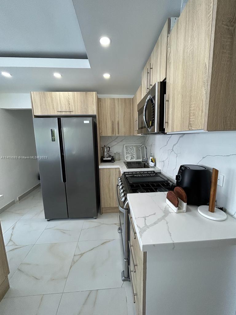 f3b61b38-16 2222 Carretera Sanchez # 202, CA 91000 — #A11453083