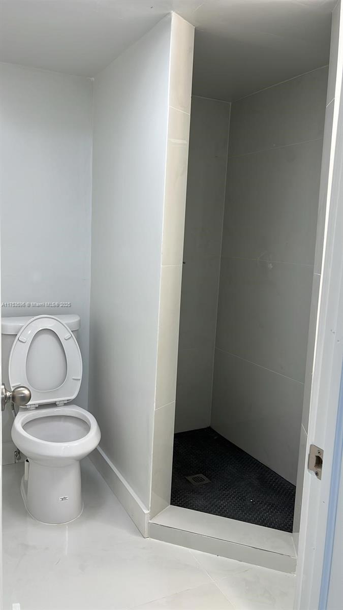 f3b61b38-179 6051 Arthur St # 14, Hollywood FL 33024 — #A11753596
